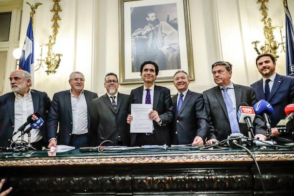Ministro de Hacienda en firma de Acuerdo Tributario: “Tenemos que enfrentar unidos este momento”